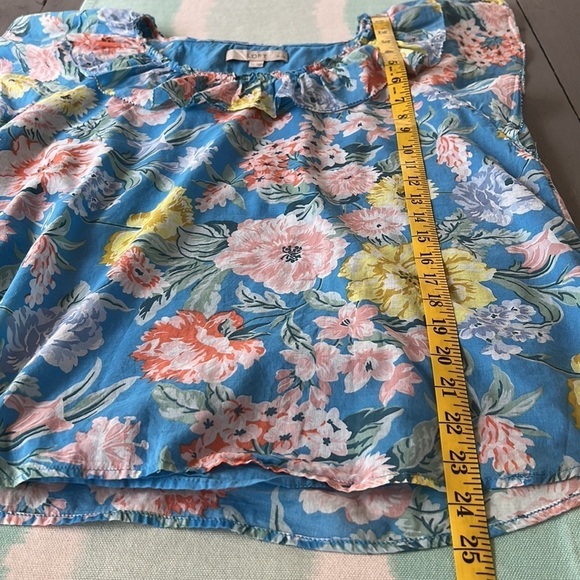 LOFT Petite Garden Ruffle Shell Top Floral Print Flutter Sleeve LP - Picture 10 of 10